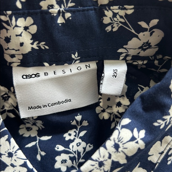 Button-Up Shirts - Picture 4 of 9